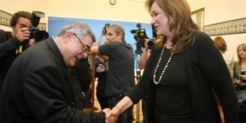 «Ναι» ο Μιχαλολιάκος, βαθύ «Όχι» η ανατρεπτική Αριστερά