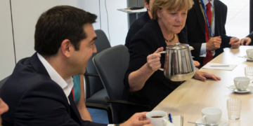 Η κυβέρνηση χρυσώνει το χάπι του μνημονίου ως δήθεν …παρένθεση!