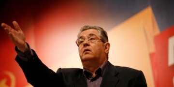 Υψώνοντας τείχη στα κύματα ριζοσπαστισμού