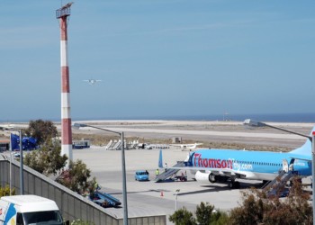 Περιφερειακά αεροδρόμια, ΣΥΡΙΖΑ-ΑΝΕΛ: Χαρίζουν φιλέτα