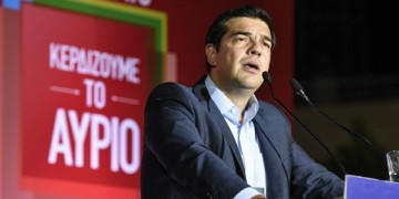 ΣΥΡΙΖΑ: «Κάνοντας την πάπια» για το μνημόνιο!