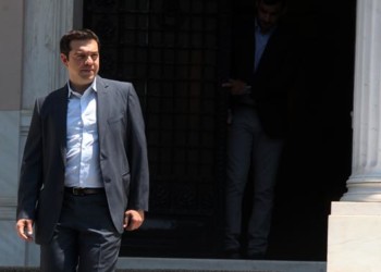 Φιλοδοξεί με ένα νόμο να τα περάσει όλα