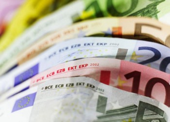 Επί έξι χρόνια πέφτει το ΑΕΠ!