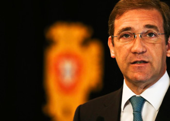 Κυβέρνηση μειοψηφίας στην Πορτογαλία με σημαία το ευρώ
