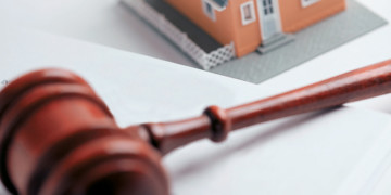 Ο Τσίπρας μας παίρνει τα σπίτια!