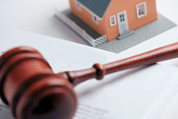 Ο Τσίπρας μας παίρνει τα σπίτια!