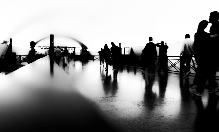 Αόρατα κάγκελα στη φαντασία