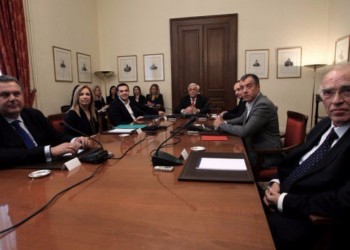 Ψάχνει για ηλίθιους συνενόχους!