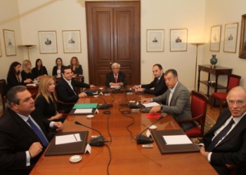 Το μνημόνιο τους έφερε στο ίδιο τραπέζι…