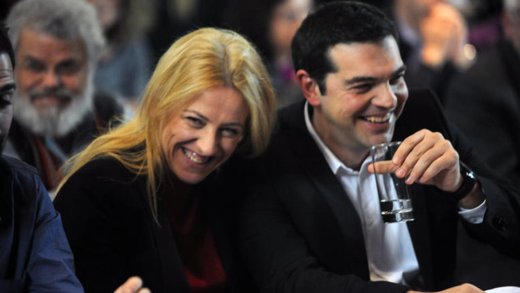 Με τη Δούρου είναι η ΛΑΕ;