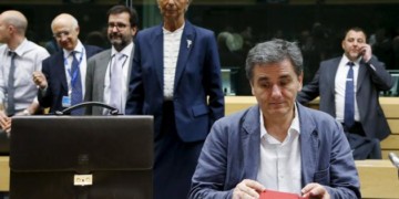 «Διώχνουν» ΔΝΤ προωθούν μνημόνιο