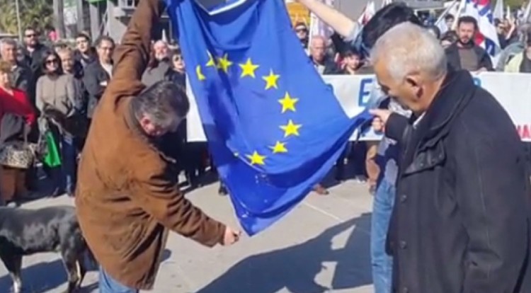 ΣΥΡΙΖΑ: Ο πρωταθλητής στο ξεκλήρισμα!