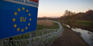 Εχθροί οι πρόσφυγες για την ΕΕ