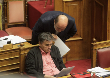 Τρ. Αλεξιάδης  για φόρους: Φέρνουμε  τα χειρότερα!