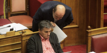 Τρ. Αλεξιάδης  για φόρους: Φέρνουμε  τα χειρότερα!