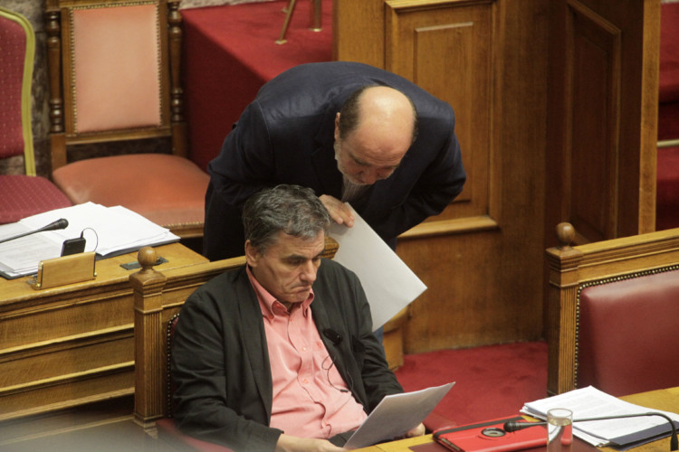 Τρ. Αλεξιάδης  για φόρους: Φέρνουμε  τα χειρότερα!