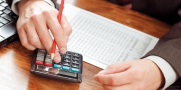 Μειώσεις παντού και νέοι φόροι