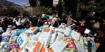 Ο λαός στο πλευρό των προσφύγων