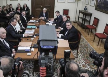 «Μπούρδα» η σύνοδος των αρχηγών