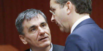Φορολογική λεηλασία και ύφεση φέρνει το κλείσιμο της αξιολόγησης