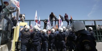 Το υπουργείο επιτίθεται στους αναπληρωτές