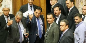 Συνωστισμός στο δεξιό άκρο του πολιτικού σκηνικού