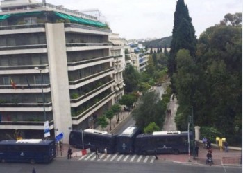 Ανάγκη μαζικής απάντησης στην καταστολή