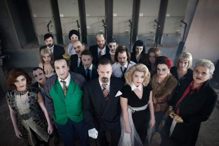 Η «Όπερα της πεντάρας» για λίγες ακόμα μέρες στο Παλλάς