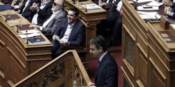 Θέατρο σκιών στην Βουλή