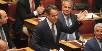 Ψέματα και τεχνάσματα από κυβερνώντες και αντιπολιτευόμενους μνημονιακούς