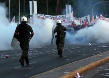 Ο δρόμος της ελπίδας είναι στρωμένος με …δακρυγόνα