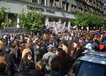 Οι υγειονομικοί στον αγώνα για δωρεάν δημόσια περίθαλψη