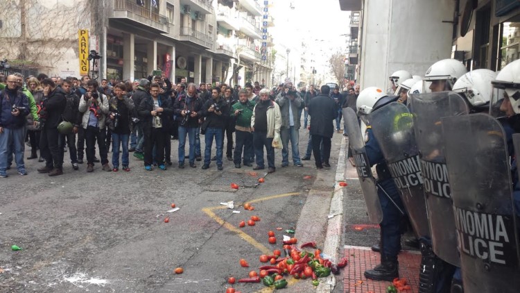 Σε προκρούστια κλίνη η φτωχομεσαία αγροτιά