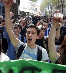 Ξανά στους δρόμους οι Γάλλοι εργαζόμενοι