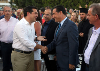 «Μαϊμού» τα πολιτικά χαρακώματα ΣΥΡΙΖΑ-ΝΔ