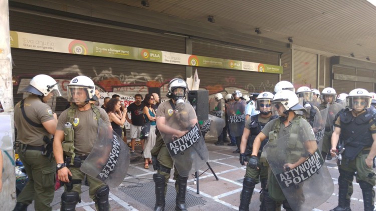 Επίθεση ΜΑΤ στο Καραβάνι της ΒΙΟΜΕ