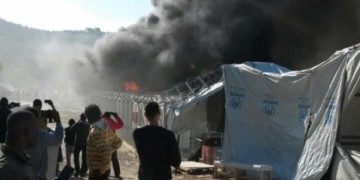 Εξεγέρσεις φυλακισμένων προσφύγων στα Κέντρα