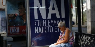 Χαμηλά, πιο χαμηλά ο κατώτατος μισθός