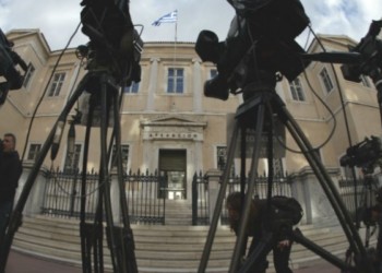 ΣΤΕ: Στα άκρα η κόντρα των διαπλεκόμενων