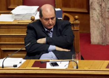 Φίλος ο Φίλης, φιλτάτη η υποταγή