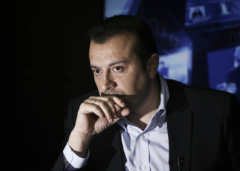 Διαπραγματεύσεις και συναινέσεις για τις τηλεοπτικές άδειες