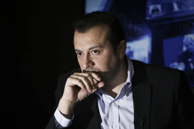 Διαπραγματεύσεις και συναινέσεις για τις τηλεοπτικές άδειες