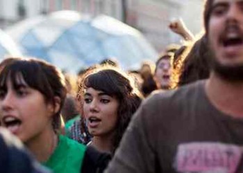 Αιτήματα για αυξήσεις ραγίζουν τη συναίνεση στην Ισπανία