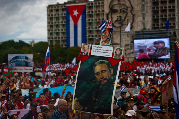Ο Φιντέλ και η νέα εποχή των επαναστάσεων
