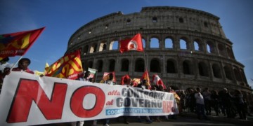 Αριστερό και εργατικό «Όχι» στην Ιταλία