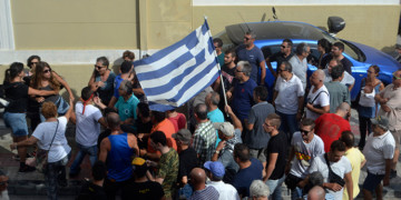 Βόρειο Αιγαίο: Κυβερνητική «στοργή» για την Χρυσή Αυγή