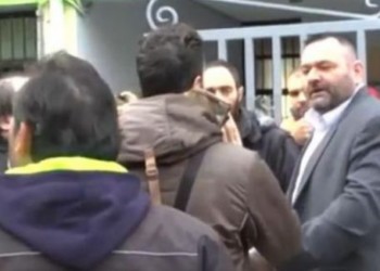 Εισβολή χρυσαυγιτών σε σχολείο