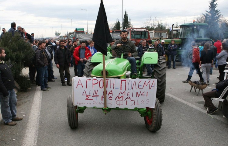 Παίζεται ακόμα το στοίχημα των «μπλόκων αγώνα»