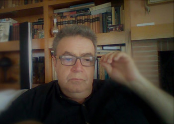 Nίκος Στραβελάκης, οικονομολόγος: Έξοδος από την ΕΕ για φιλολαϊκή λύση