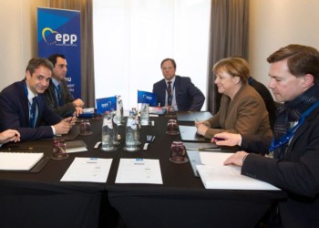 Νεοφιλελεύθερα διαπιστευτήρια μοιράζει σε Ευρώπη και Σόιμπλε ο Κυριάκος